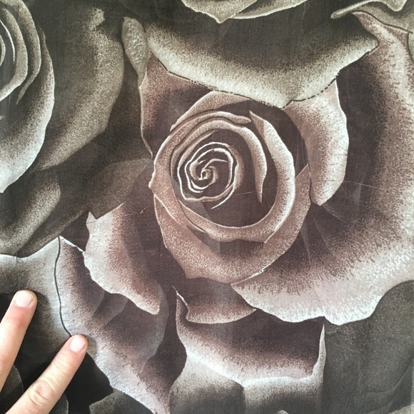 Rose pattern sheer button down - Picture 2 of 6